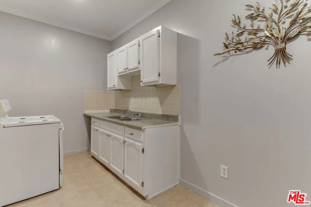 730 S Catalina Street Los Angeles, CA 90005
