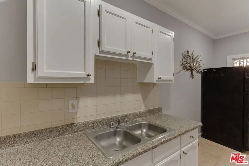 730 S Catalina Street Los Angeles, CA 90005