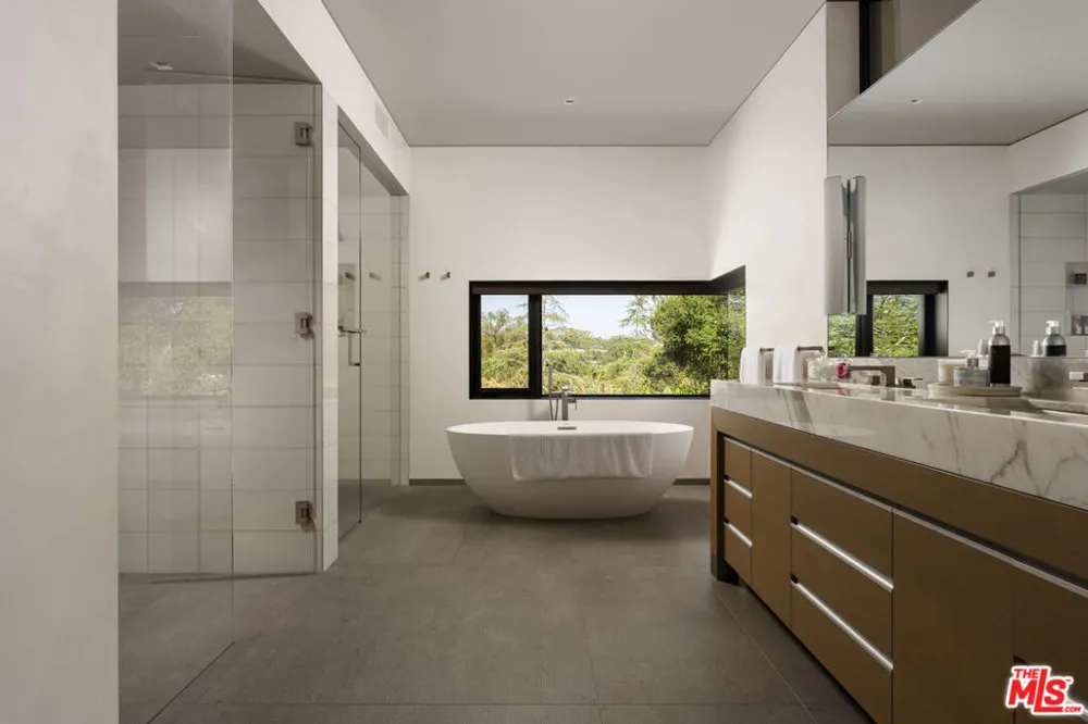 1045 Via Tranquila Santa Barbara, CA 93110