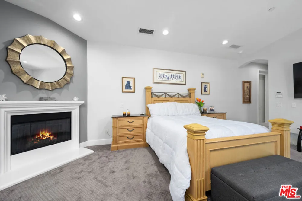 5800 Seawalk Drive #2 Playa Vista, CA 90094