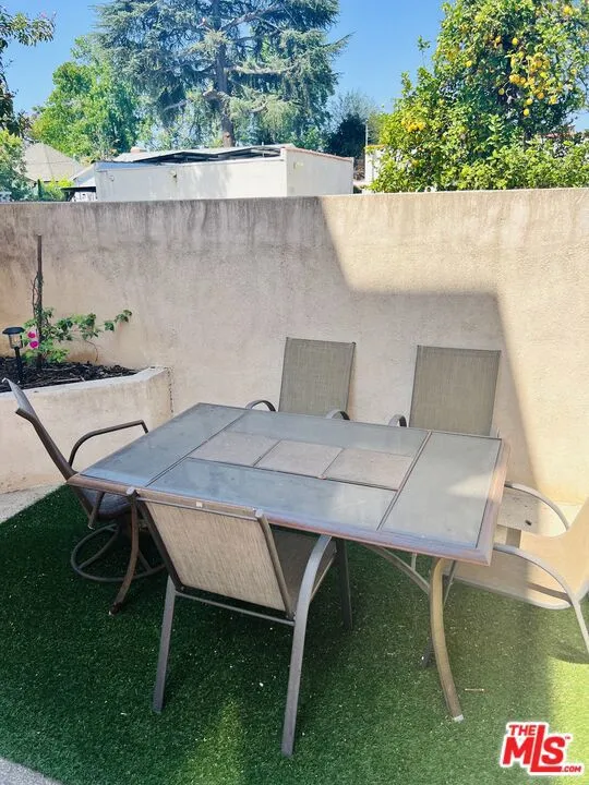 5719 Camellia Avenue #109 North Hollywood, CA 91601