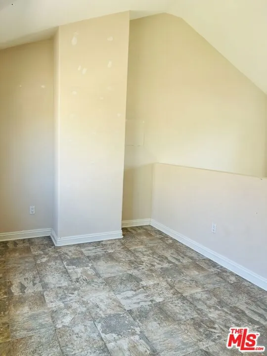 5719 Camellia Avenue #109 North Hollywood, CA 91601