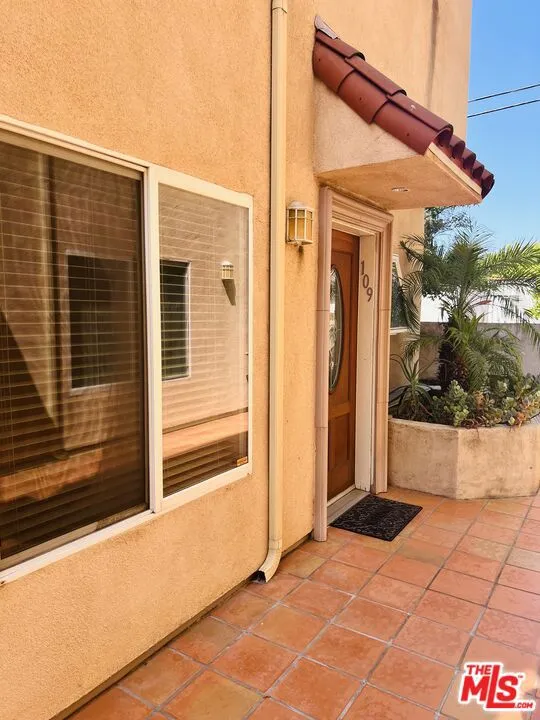 5719 Camellia Avenue #109 North Hollywood, CA 91601