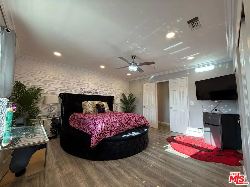 8020 Cora Street Sunland, CA 91040