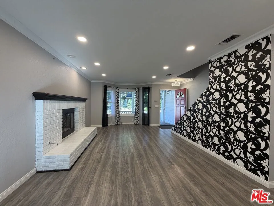 8020 Cora Street Sunland, CA 91040