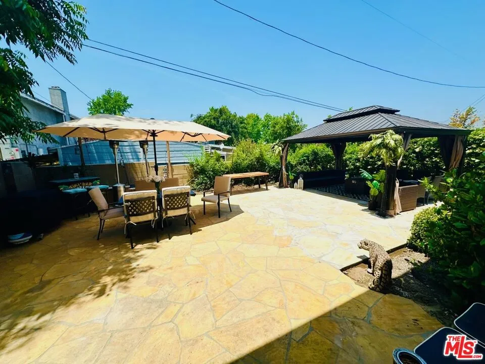 8020 Cora Street Sunland, CA 91040