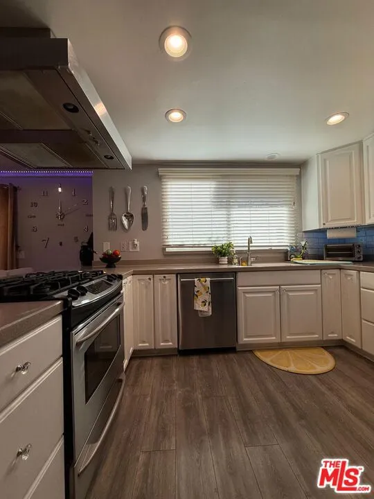 8020 Cora Street Sunland, CA 91040