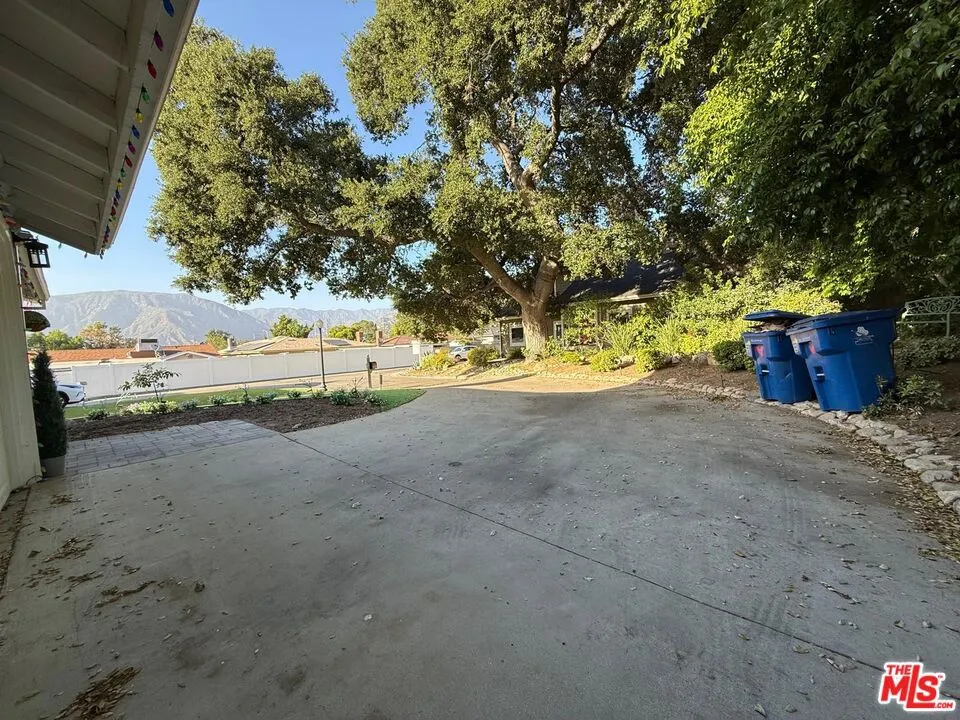 8020 Cora Street Sunland, CA 91040