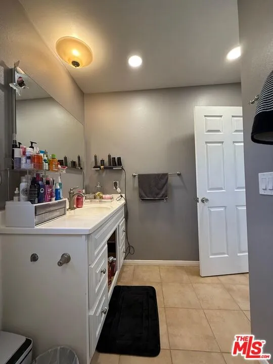 8020 Cora Street Sunland, CA 91040