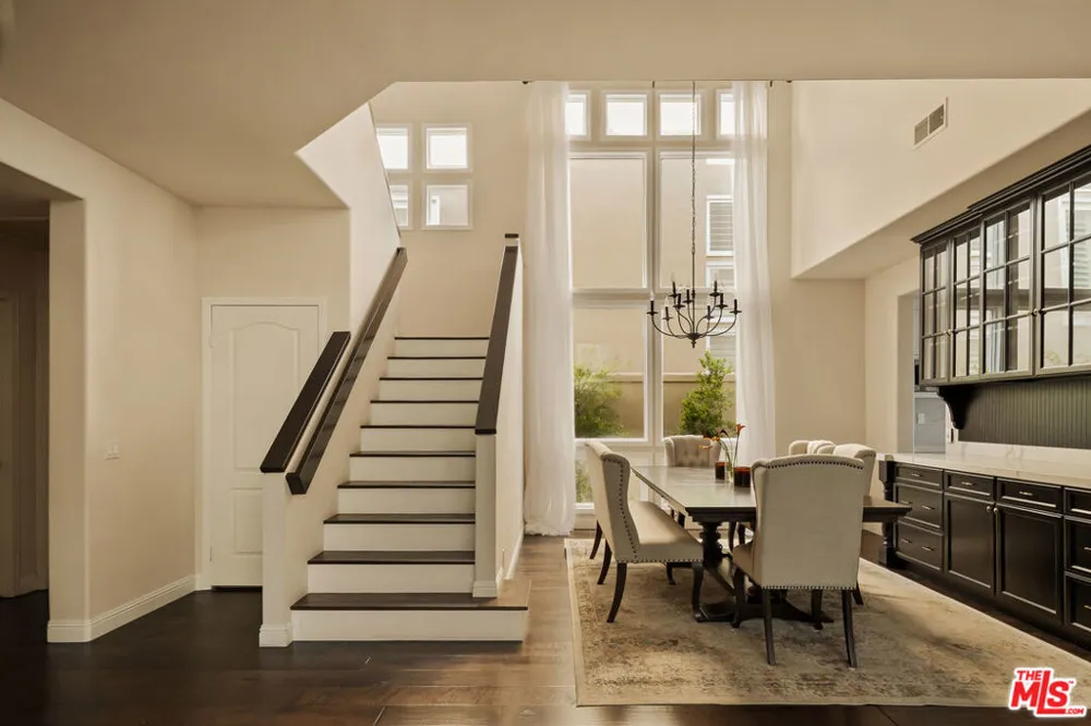 23216 Park Corniche Calabasas, CA 91302