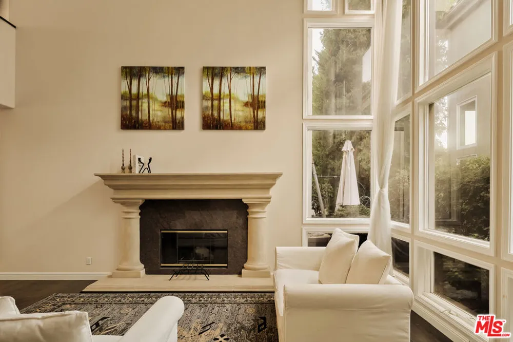 23216 Park Corniche Calabasas, CA 91302