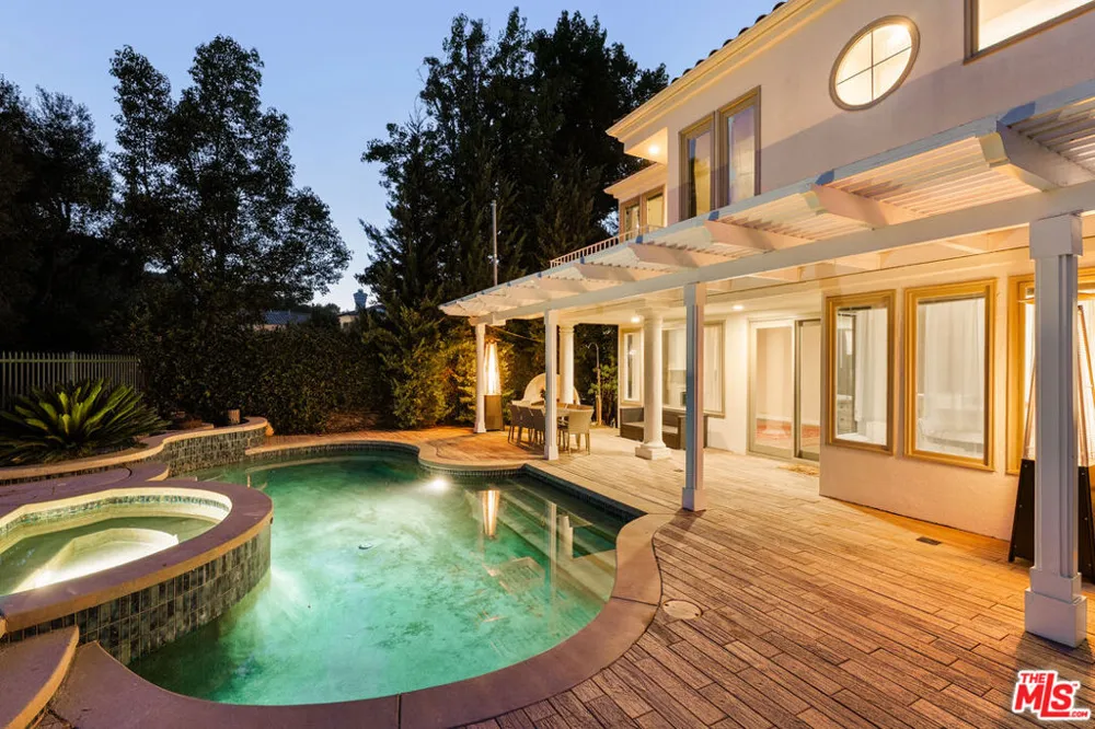 23216 Park Corniche Calabasas, CA 91302
