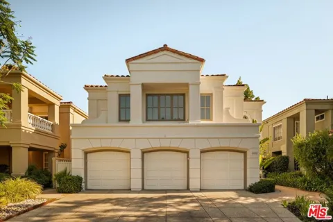 23216 Park Corniche