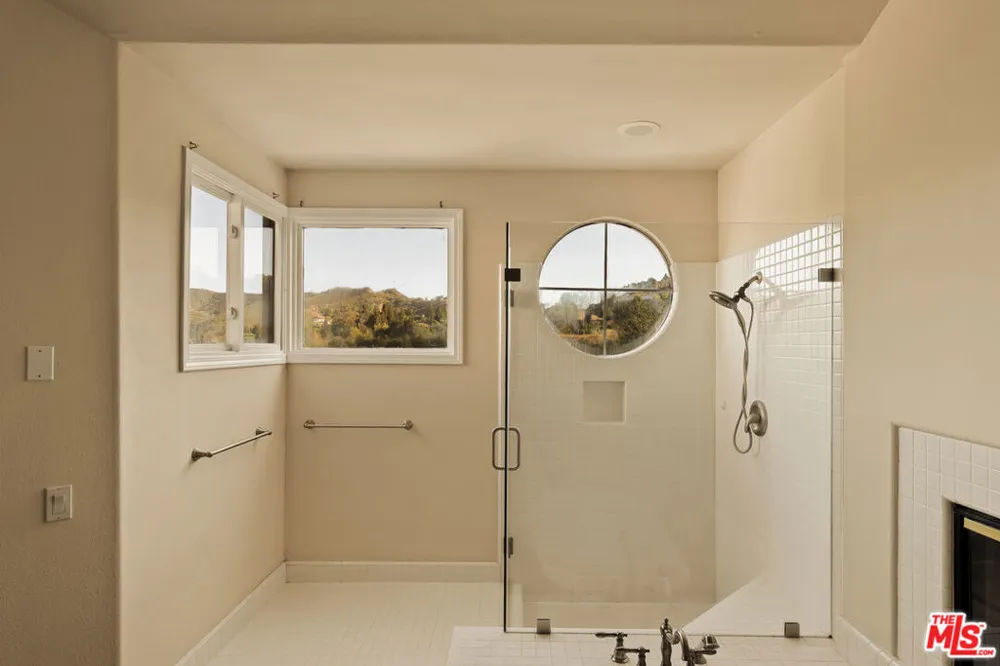23216 Park Corniche Calabasas, CA 91302