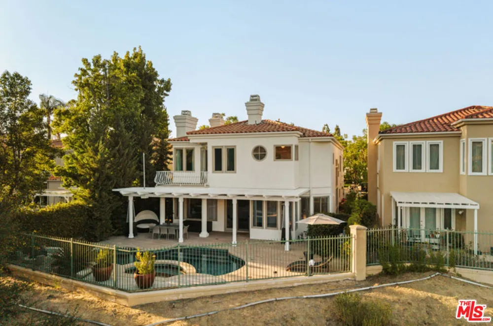 23216 Park Corniche Calabasas, CA 91302
