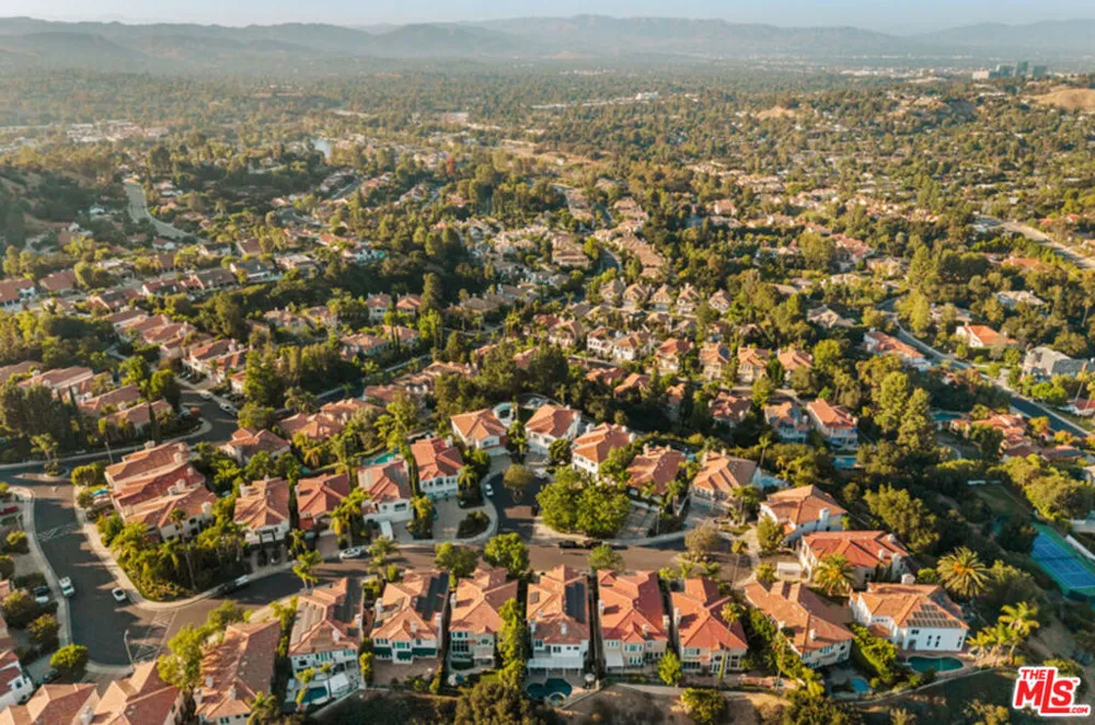 23216 Park Corniche Calabasas, CA 91302