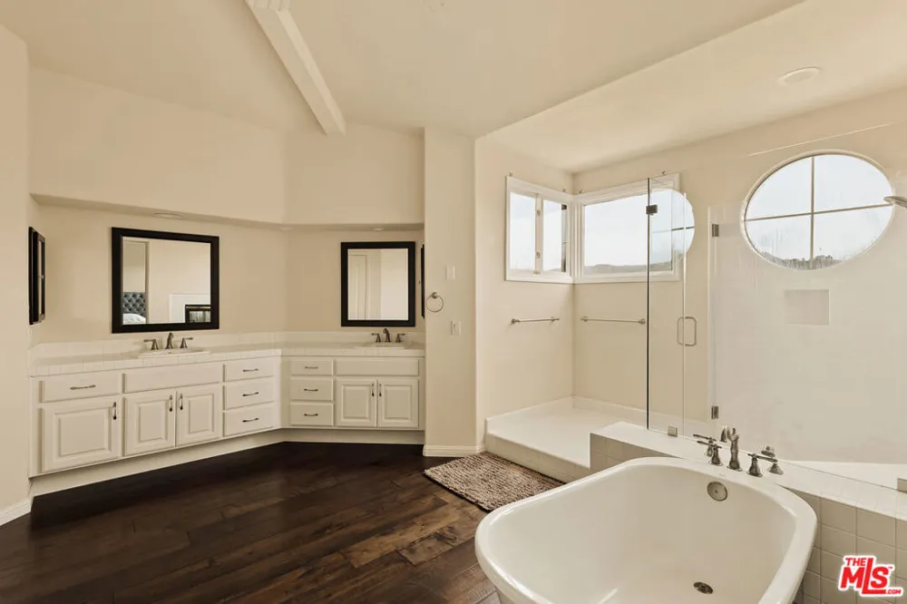 23216 Park Corniche Calabasas, CA 91302