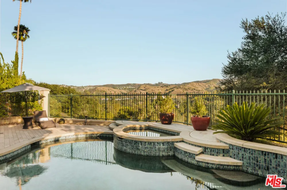 23216 Park Corniche Calabasas, CA 91302