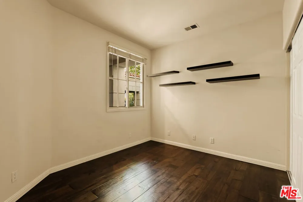 23216 Park Corniche Calabasas, CA 91302