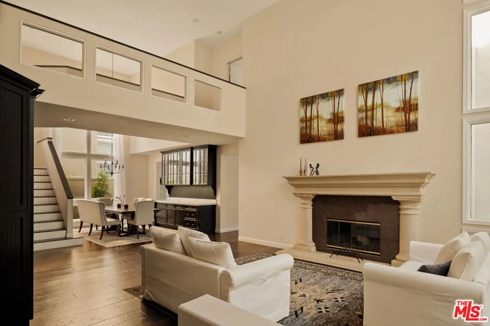 23216 Park Corniche Calabasas, CA 91302