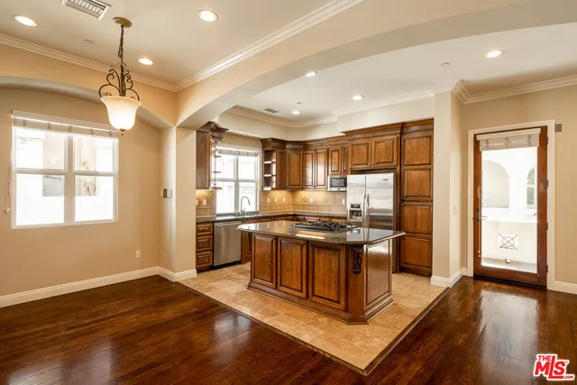 3838 TILDEN AVENUE Culver City, CA 90232