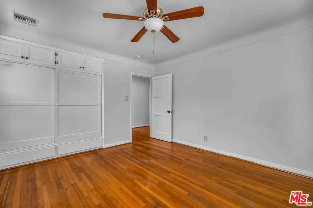 3439 W 84th Place Inglewood, CA 90305