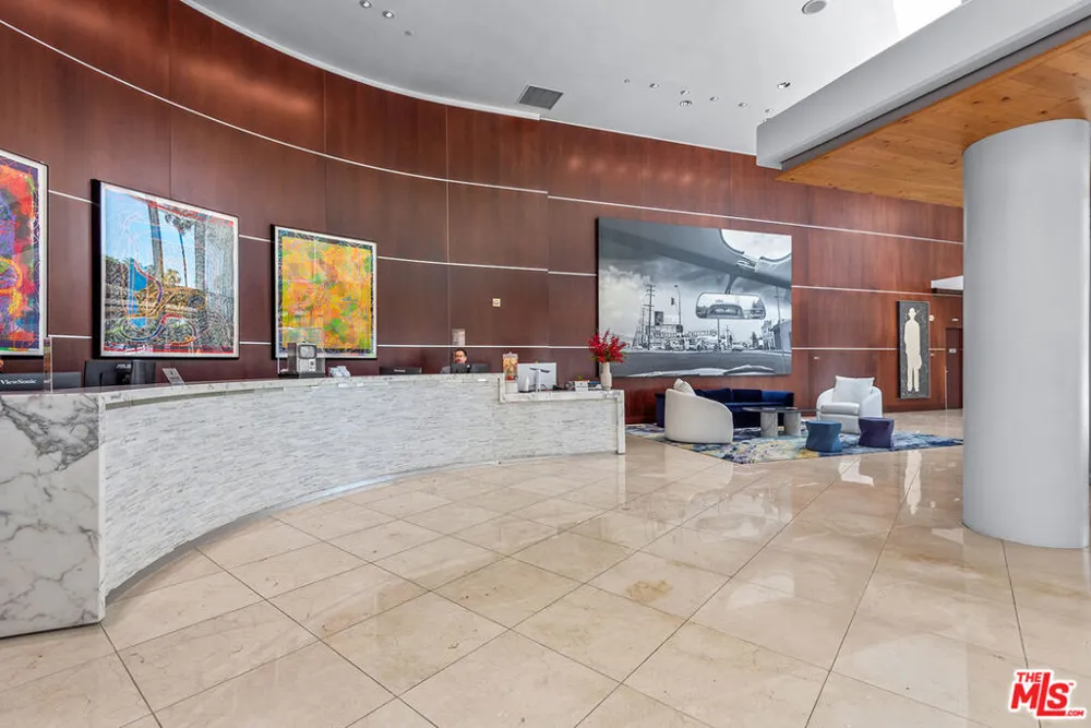13700 Marina Pointe Drive #305 Marina del Rey, CA 90292