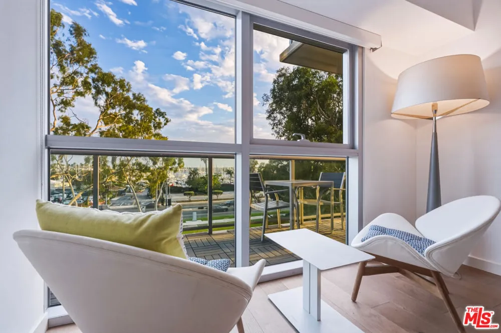 13700 Marina Pointe Drive #305 Marina del Rey, CA 90292