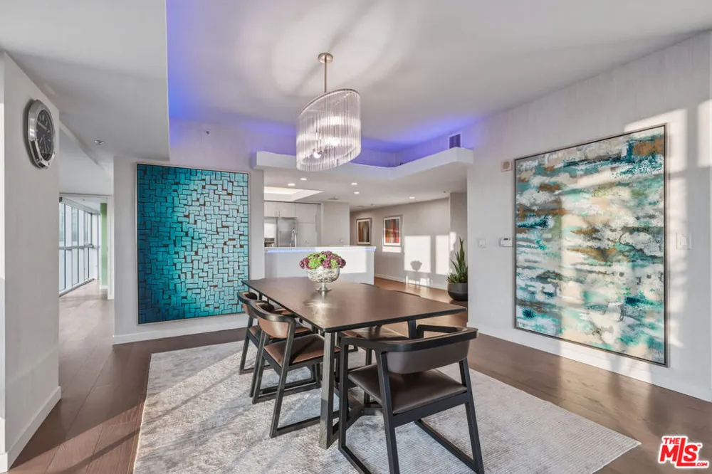 13700 Marina Pointe Drive #305 Marina del Rey, CA 90292