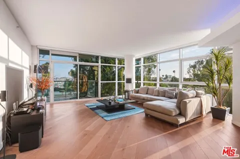13700 Marina Pointe Drive #305