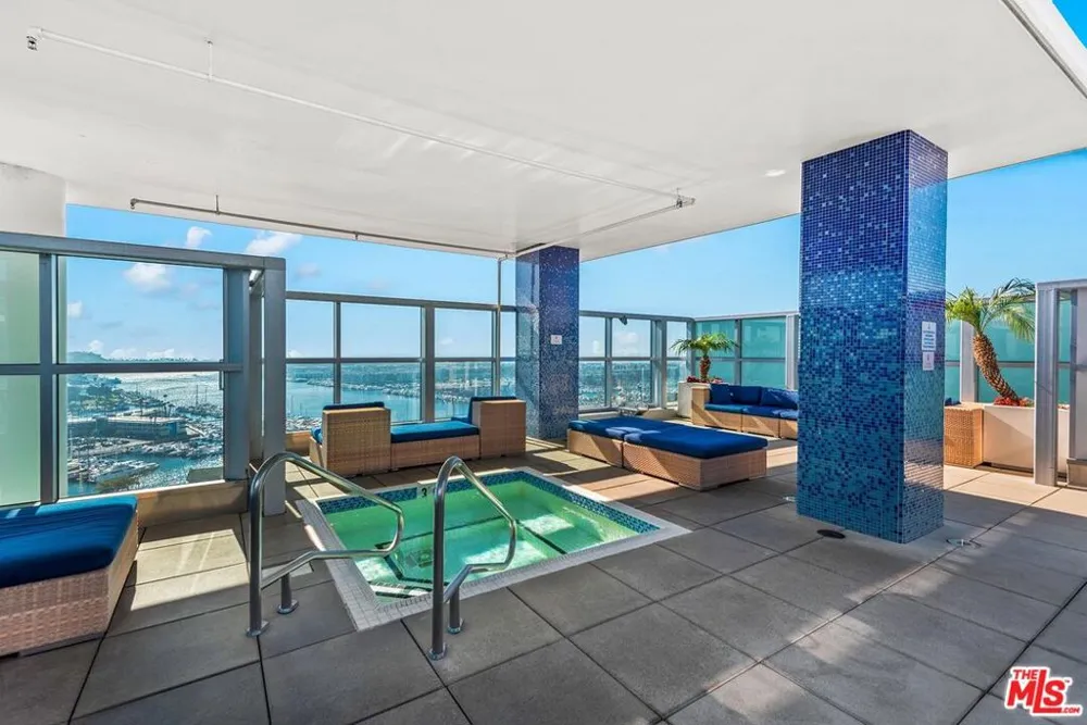 13700 Marina Pointe Drive #305 Marina del Rey, CA 90292