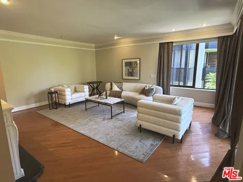 4752 Park Encino Lane #212