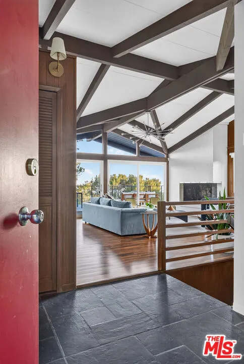 1604 Woodglen Lane Altadena, CA 91001