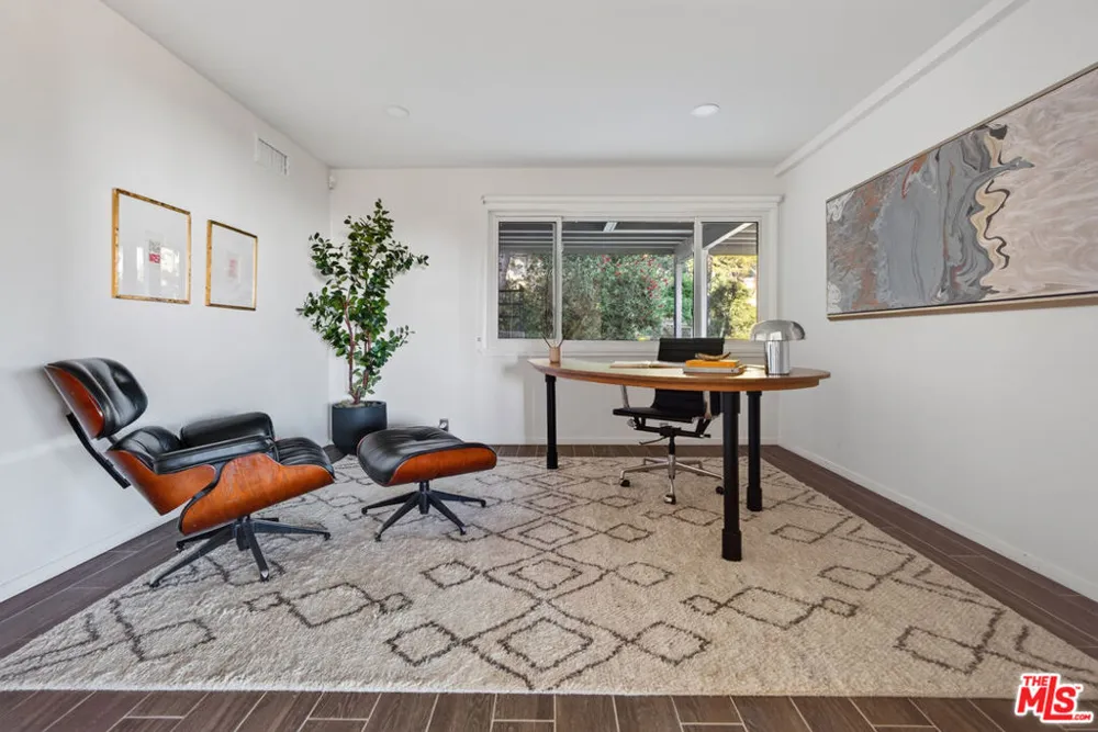 1604 Woodglen Lane Altadena, CA 91001