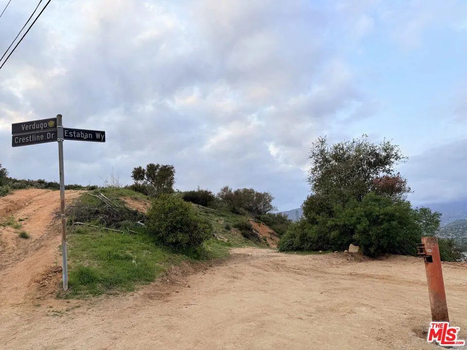 9741 N Estaban Way Tujunga, CA 91042