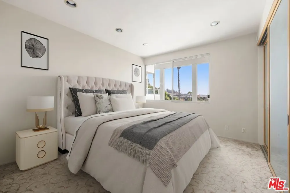 940 Linda Flora Drive Los Angeles, CA 90049
