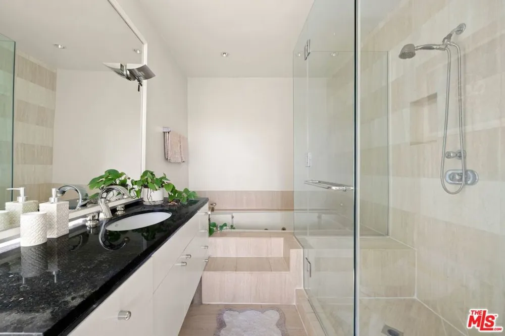 940 Linda Flora Drive Los Angeles, CA 90049