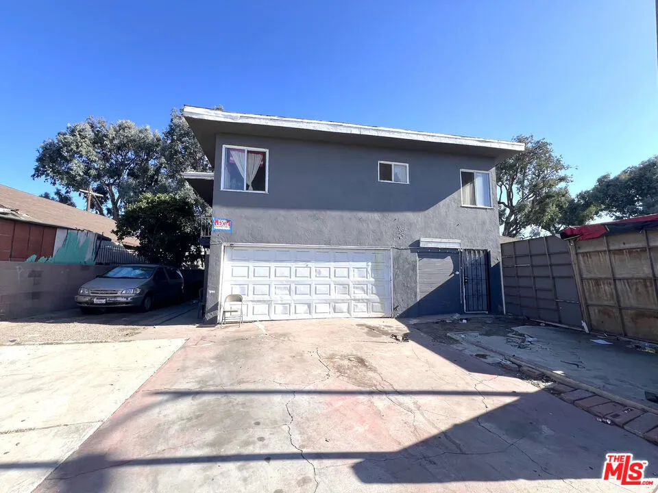823 E 111th Drive #1/4 Los Angeles, CA 90059