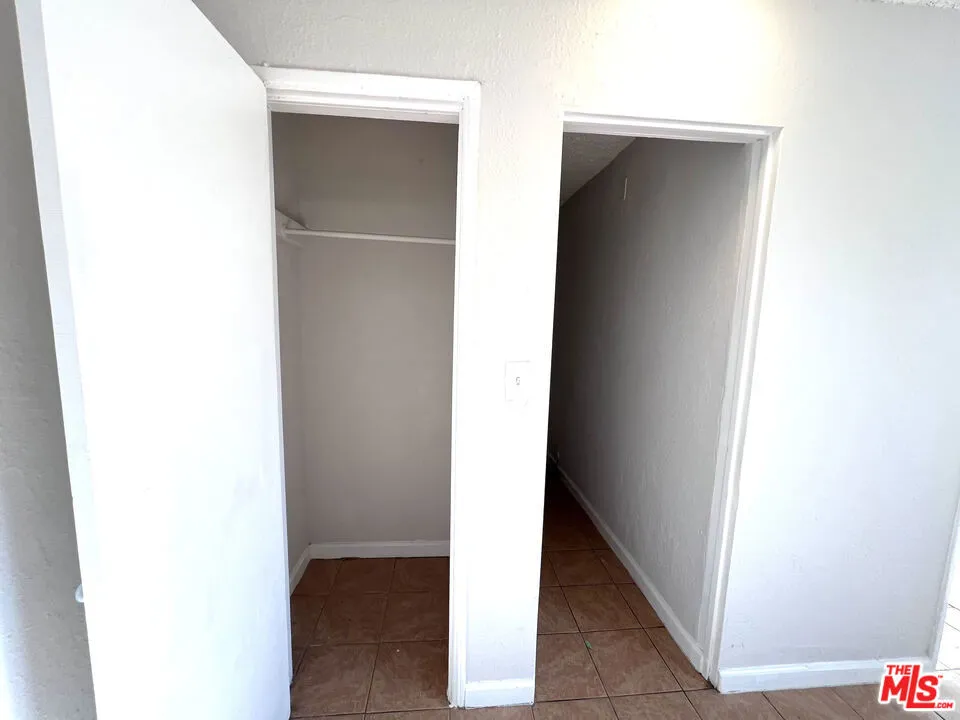 823 E 111th Drive #1/4 Los Angeles, CA 90059