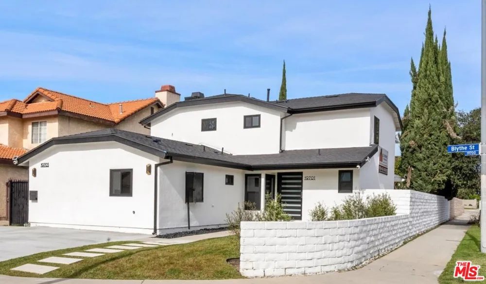 19701 Blythe Street Los Angeles, CA 91306