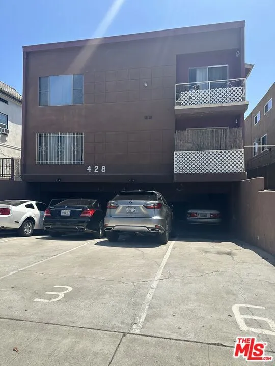 428 S Wilton Place #3 Los Angeles, CA 90020