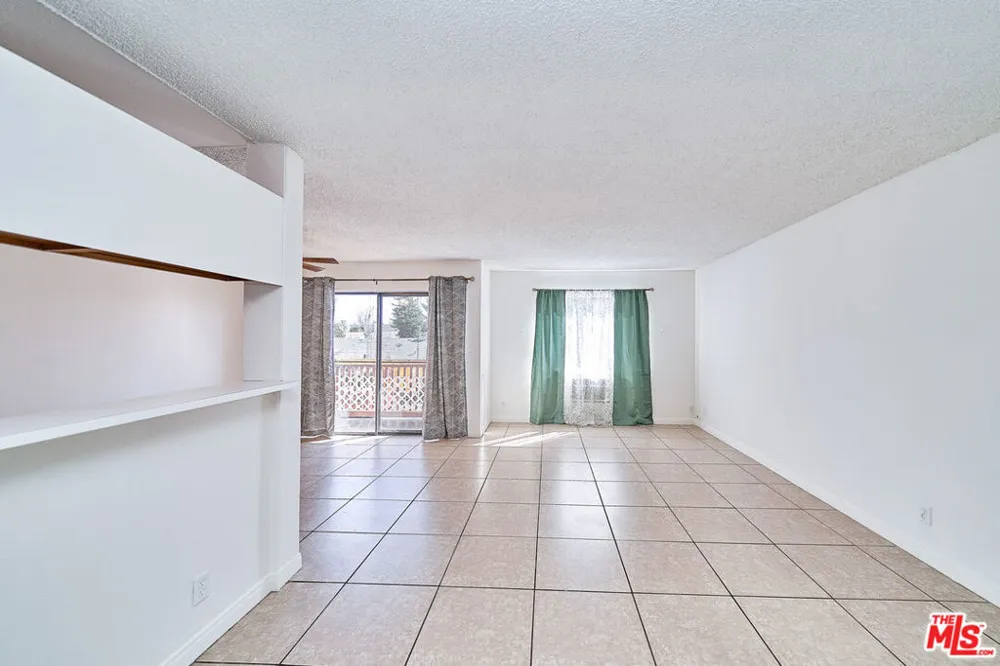 20234 Cantara Street #229 Winnetka, CA 91306