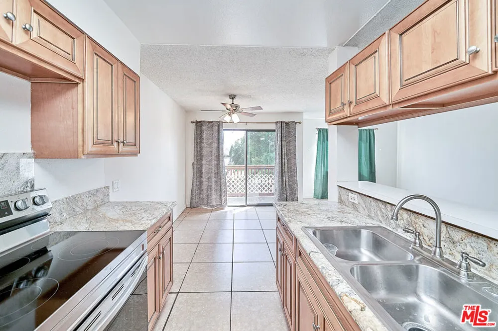 20234 Cantara Street #229 Winnetka, CA 91306