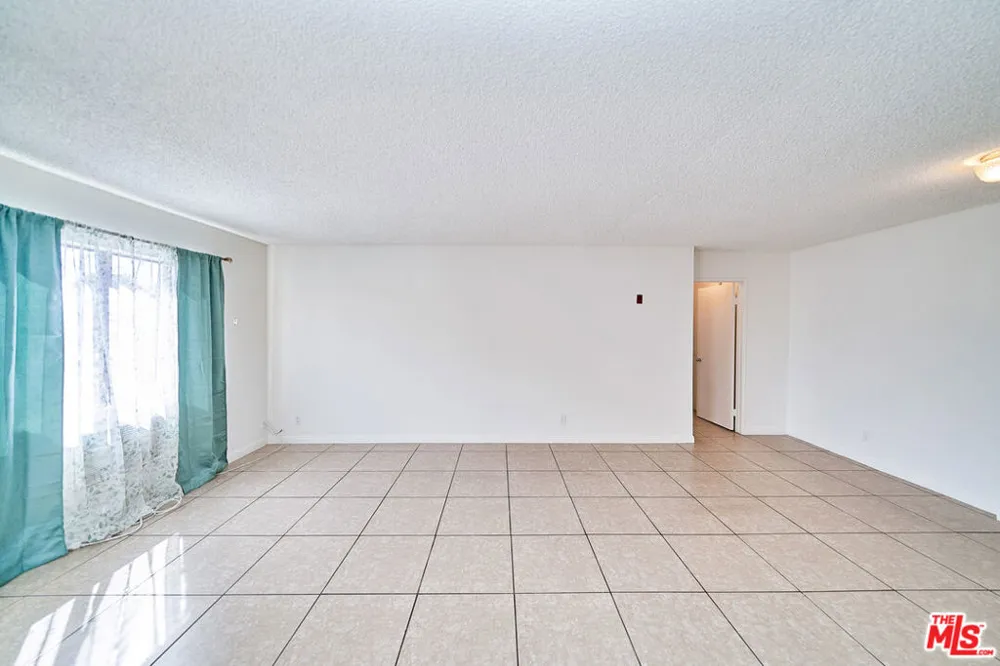 20234 Cantara Street #229 Winnetka, CA 91306