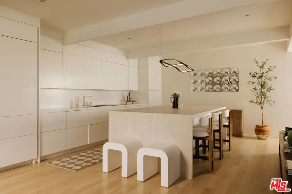 8618 Franklin Avenue Los Angeles, CA 90069