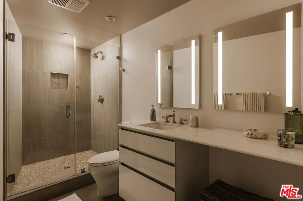 8618 Franklin Avenue Los Angeles, CA 90069