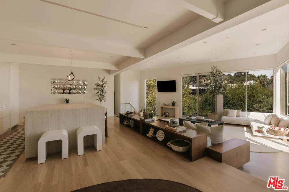 8618 Franklin Avenue Los Angeles, CA 90069