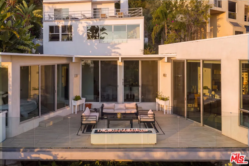 8618 Franklin Avenue Los Angeles, CA 90069