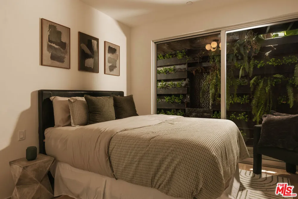 8618 Franklin Avenue Los Angeles, CA 90069