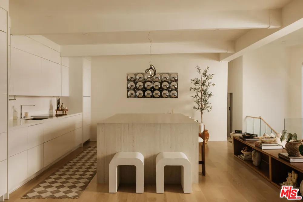 8618 Franklin Avenue Los Angeles, CA 90069